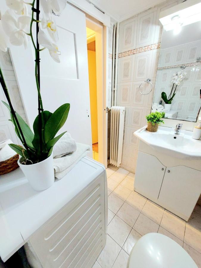 Lovely Equipped Apartment In Kallithea Atenas Exterior foto